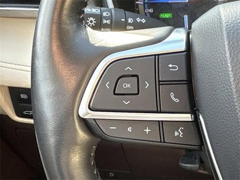 Used 2020 Toyota Highlander Platinum image 32