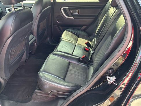 Used 2018 Land Rover Discovery Sport SE image 14