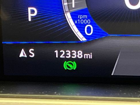 Certified 2025 Volkswagen Taos SE image 23