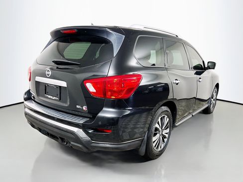 Used 2017 Nissan Pathfinder SL w/ SL Tech Package FWD image 4