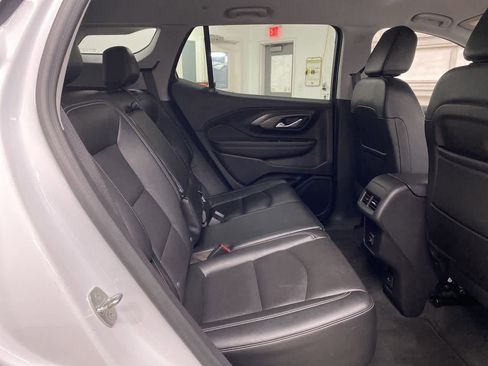 Used 2024 GMC Terrain SLT image 17
