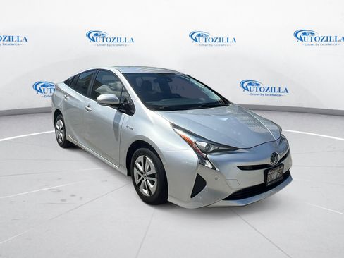 Used 2018 Toyota Prius FWD image 7