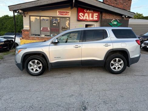 Used 2017 GMC Acadia SLE FWD image 2