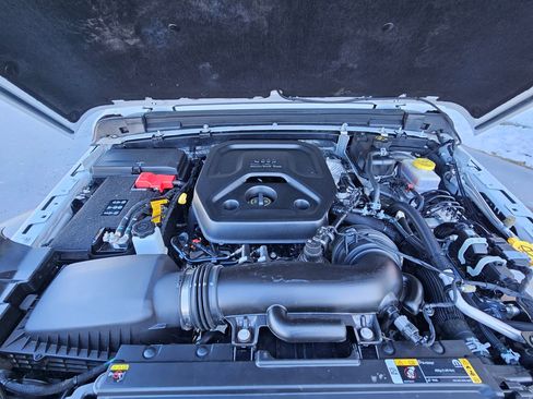 Used 2024 Jeep Wrangler Sport S image 32