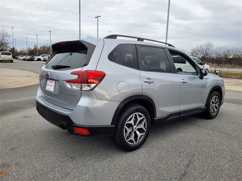Used 2019 Subaru Forester Premium image 10