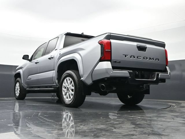 Used 2024 Toyota Tacoma SR5 AWD/4WD image 46