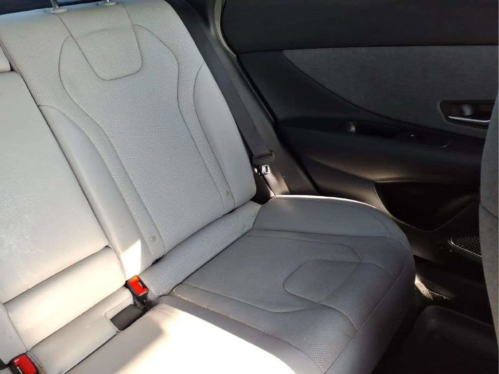 Used 2023 Hyundai Elantra Limited FWD image 19