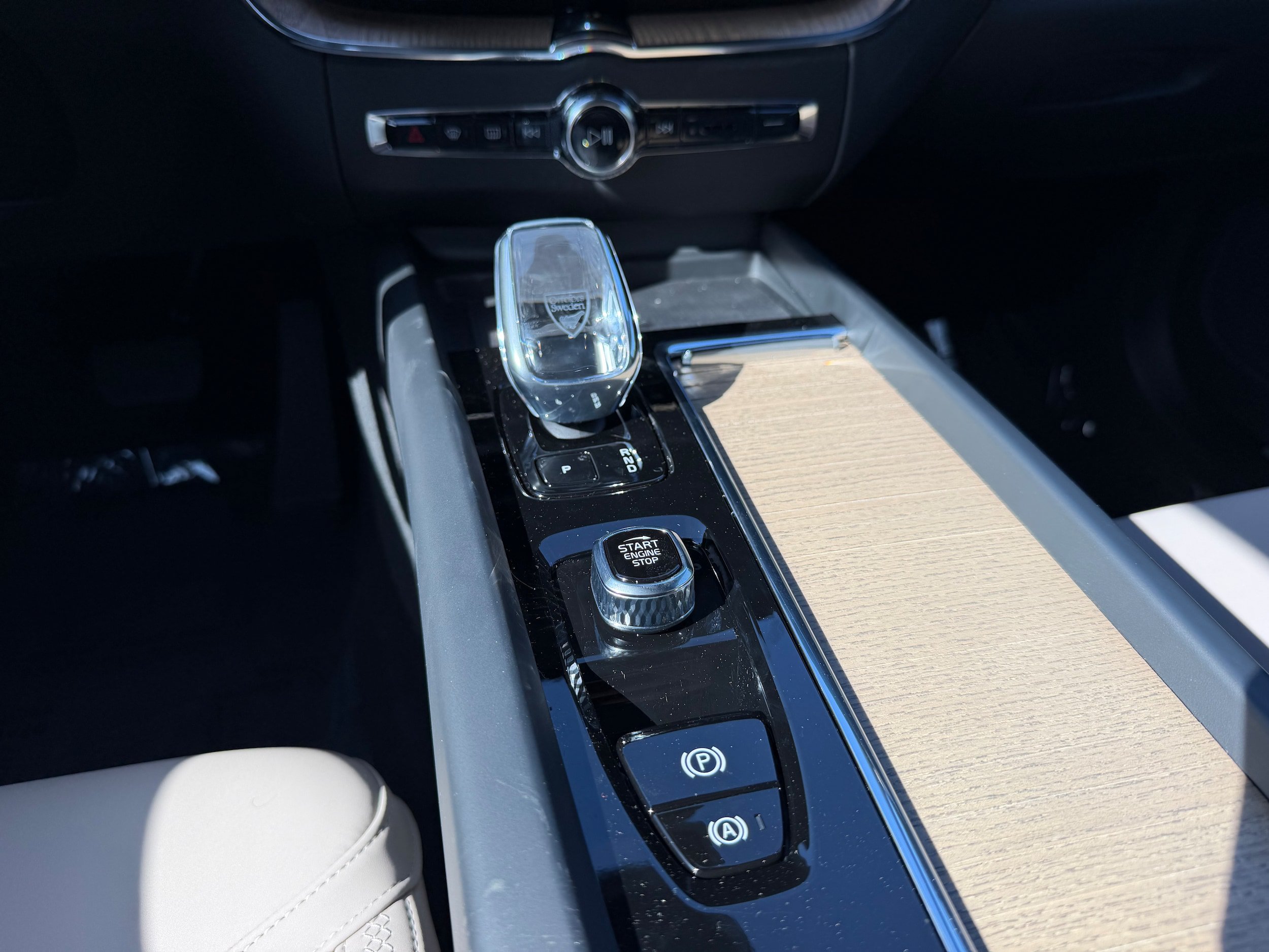 New 2026 Volvo XC60 B5 Plus w/ Protection Package Premier AWD/4WD image 13