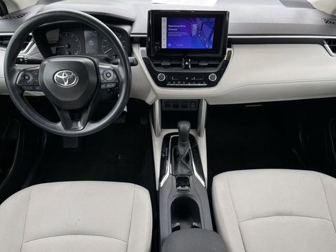Used 2024 Toyota Corolla Cross L image 19