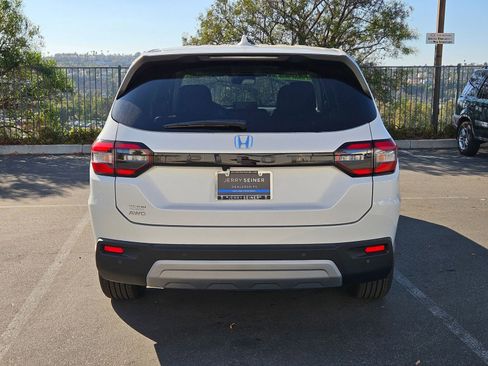 New 2025 Honda Pilot EX-L image 4