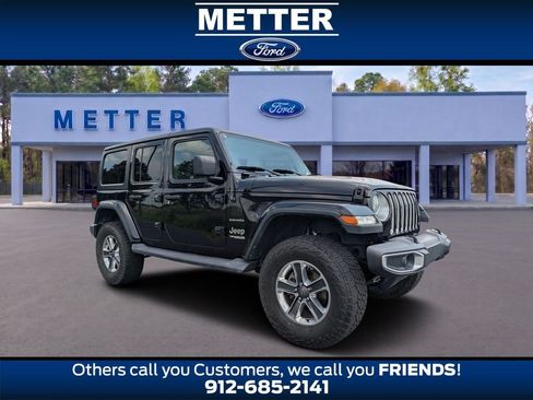 Used 2018 Jeep Wrangler Unlimited Sahara w/ Cold Weather Group AWD/4WD image 1