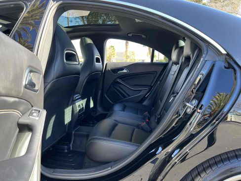 Used 2019 Mercedes-Benz CLA 250 image 4
