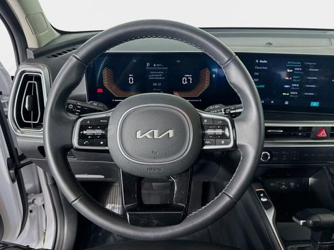 Certified 2025 Kia Sorento S image 12