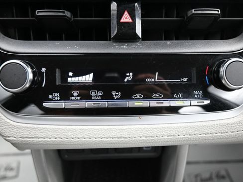 Used 2023 Toyota Corolla Cross L AWD/4WD image 19
