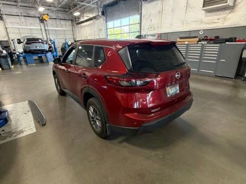 Used 2025 Nissan Rogue S AWD/4WD image 13