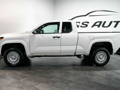 Used 2025 Toyota Tacoma SR RWD image 3