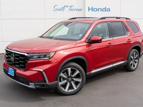 New 2025 Honda Pilot Touring image 2