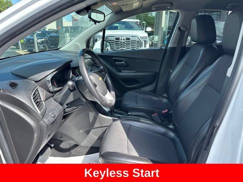 Used 2019 Chevrolet Trax LT w/ LT Convenience Package AWD/4WD image 11