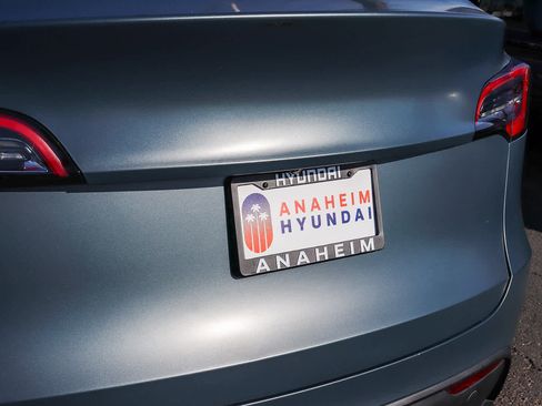 Used 2020 Tesla Model Y Long Range image 10