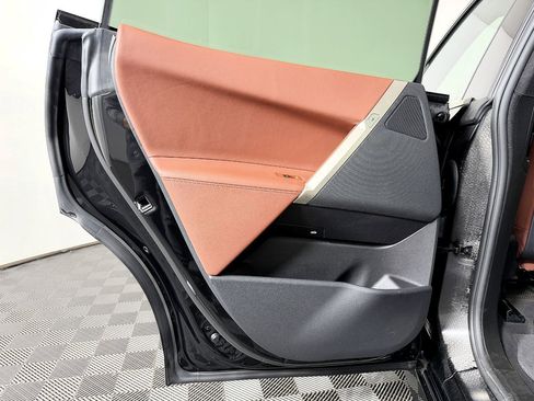 Used 2023 BMW iX xDrive50 w/ Sport Package image 36