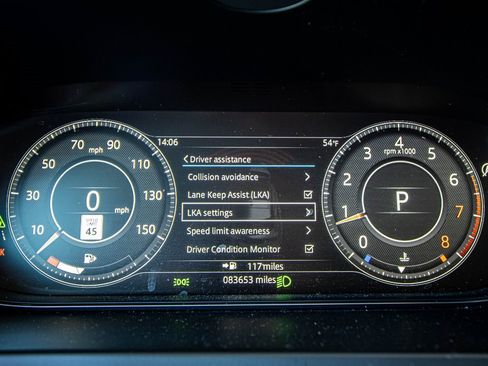 Used 2018 Jaguar E-PACE SE image 34