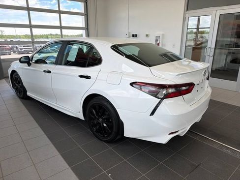Used 2024 Toyota Camry SE FWD image 3