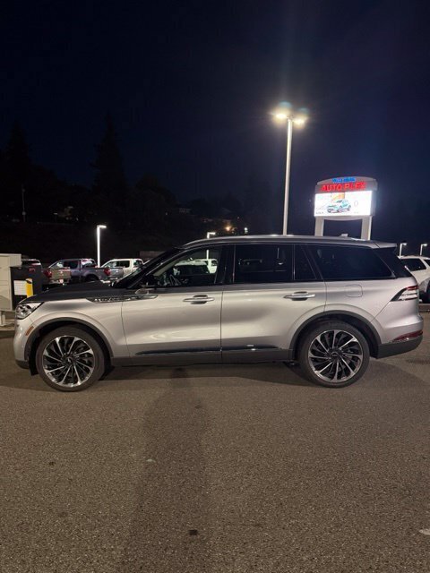 Used 2020 Lincoln Aviator Reserve w/ Equipment Group 202A AWD/4WD image 7