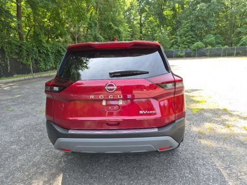 Used 2023 Nissan Rogue SV AWD/4WD image 7