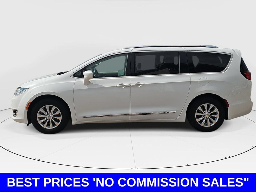 Used 2018 Chrysler Pacifica Touring-L FWD image 6