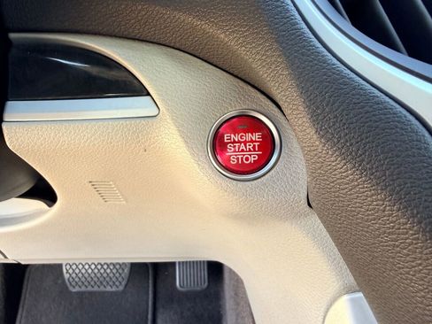 Used 2018 Acura TLX image 6