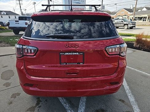 Used 2022 Jeep Compass Limited image 11