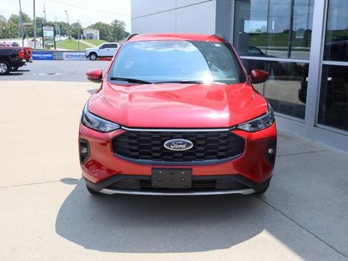 Certified 2025 Ford Escape ST-Line Select AWD/4WD image 6