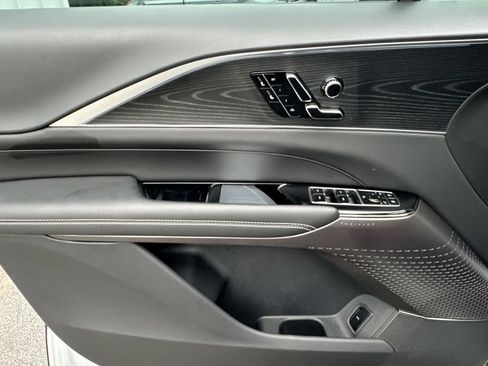 Used 2025 Cadillac Lyriq Luxury RWD image 15