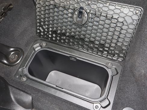 Used 2023 RAM 2500 Big Horn w/ Level 1 Equipment Group image 9