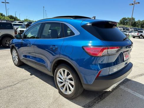 Used 2022 Ford Escape Titanium AWD/4WD image 5