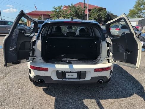 Used 2017 MINI Cooper Clubman S image 16