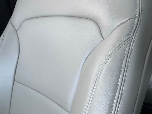 Used 2019 Ford Explorer XLT w/ Equipment Group 202A image 20