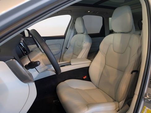 Used 2023 Volvo XC60 T8 Plus w/ Climate Package image 13