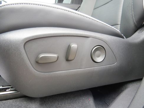 New 2026 Buick Enclave Sport Touring w/ LPO, Floor Liner Package image 17