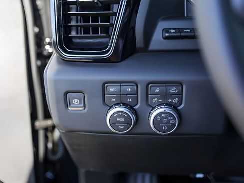 Used 2026 GMC Sierra 1500 AT4 w/ AT4 Premium Package AWD/4WD image 18