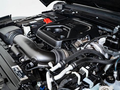 Used 2024 Jeep Wrangler Unlimited image 42