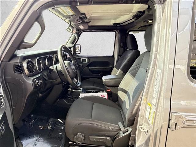 Used 2018 Jeep Wrangler Unlimited Sport S AWD/4WD image 12