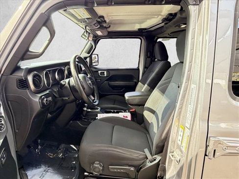 Used 2018 Jeep Wrangler Unlimited Sport S AWD/4WD image 12