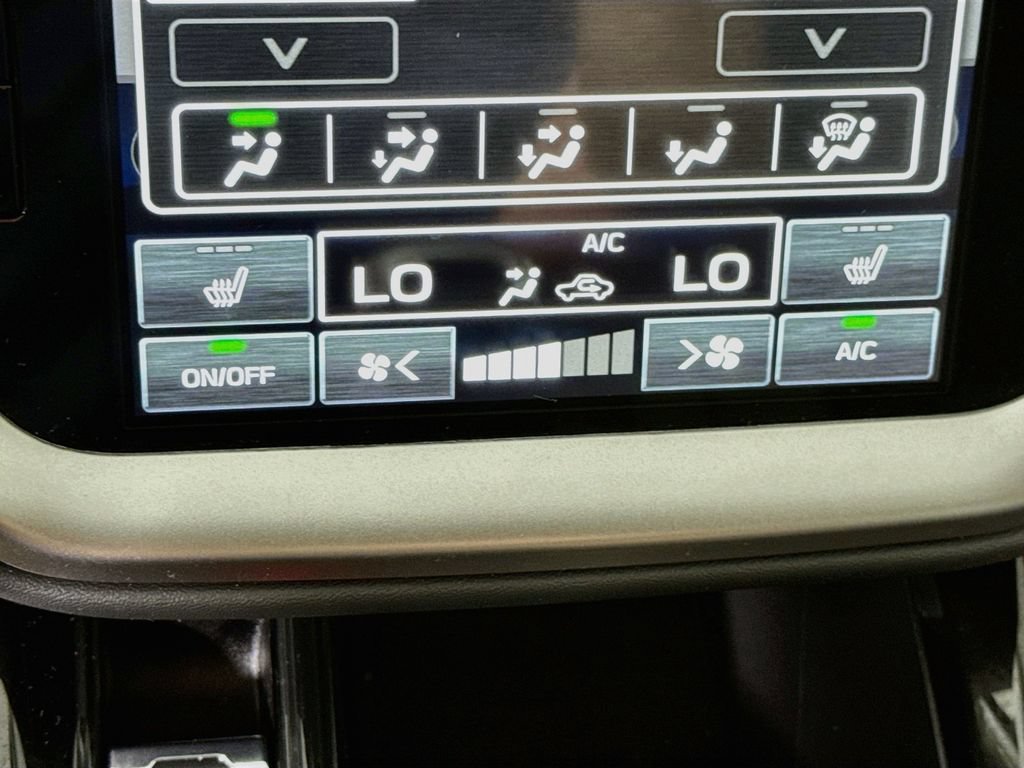 Used 2025 Subaru Outback Premium AWD/4WD image 13