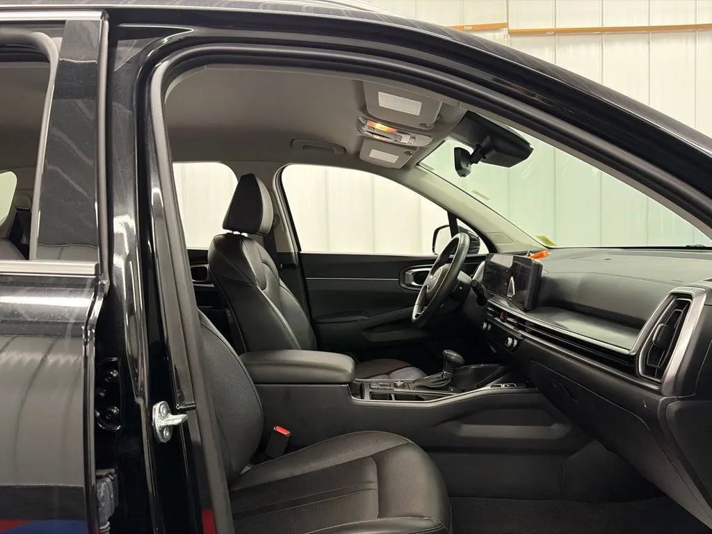Used 2025 Kia Sorento X-Line EX AWD/4WD image 22