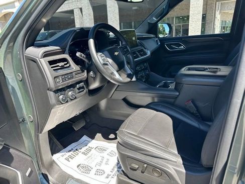Used 2024 Chevrolet Suburban LT w/ LT Signature Package AWD/4WD image 15