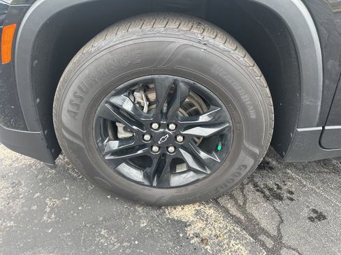 Used 2022 Chevrolet Traverse LT w/ Midnight/Sport Edition image 40