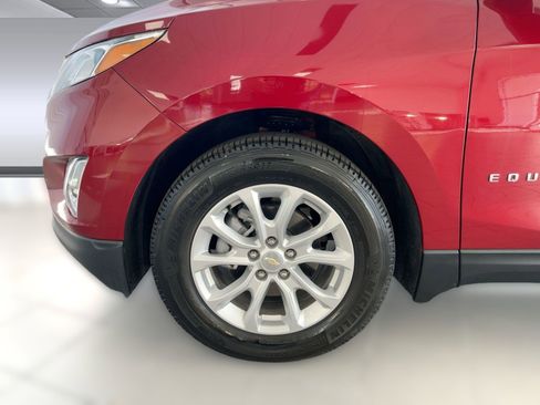 Used 2020 Chevrolet Equinox LT w/ Driver Convenience Package image 12