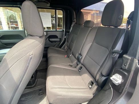 Used 2023 Jeep Gladiator Sport AWD/4WD image 46