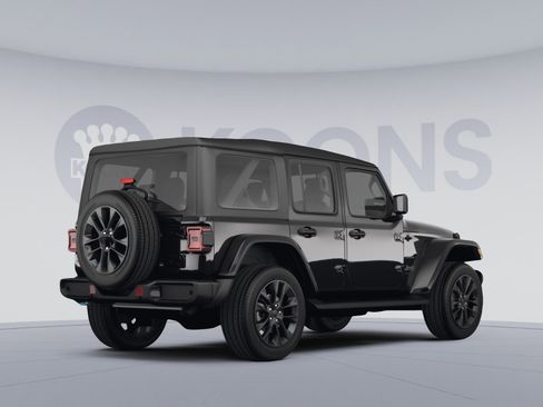 Used 2023 Jeep Wrangler Unlimited Sahara w/ Cold Weather Group AWD/4WD image 4
